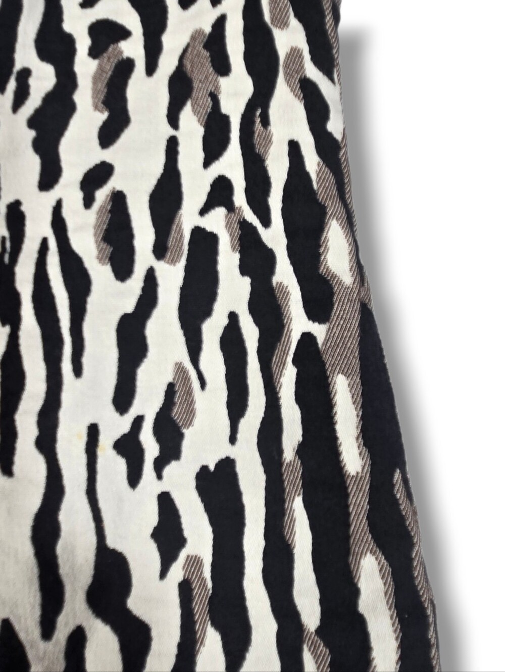 St. John Animal Print Sheath Dress Quiet Luxury Mixed Safari Sleeveless Size 8 - Picture 10 of 16